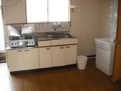 �G���[���R�[�|�i2DK�j����s����